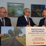 Podpisanie umów na przebudowę dróg powiatowych. Ciechanów 3 II 2018 r.